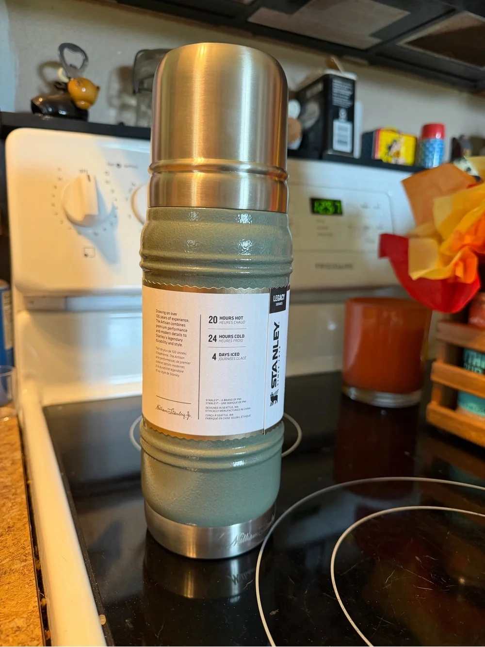 Stanley Artisan Collection Thermal Bottle - Olive Green & Brushed Steel - Picture 4 of 4